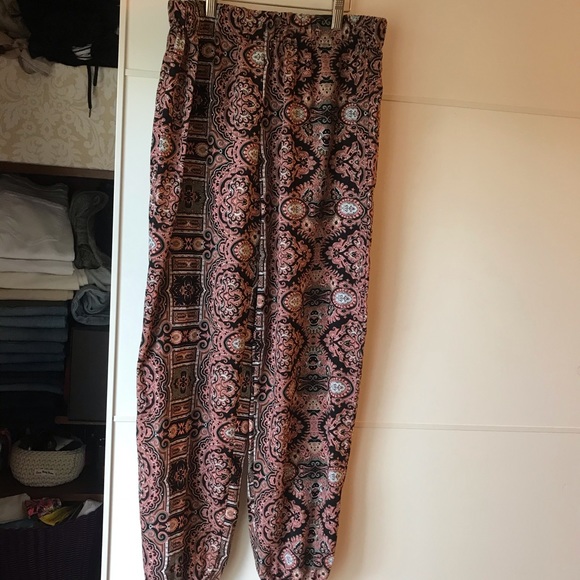 Printed flowy pants - Picture 2 of 9